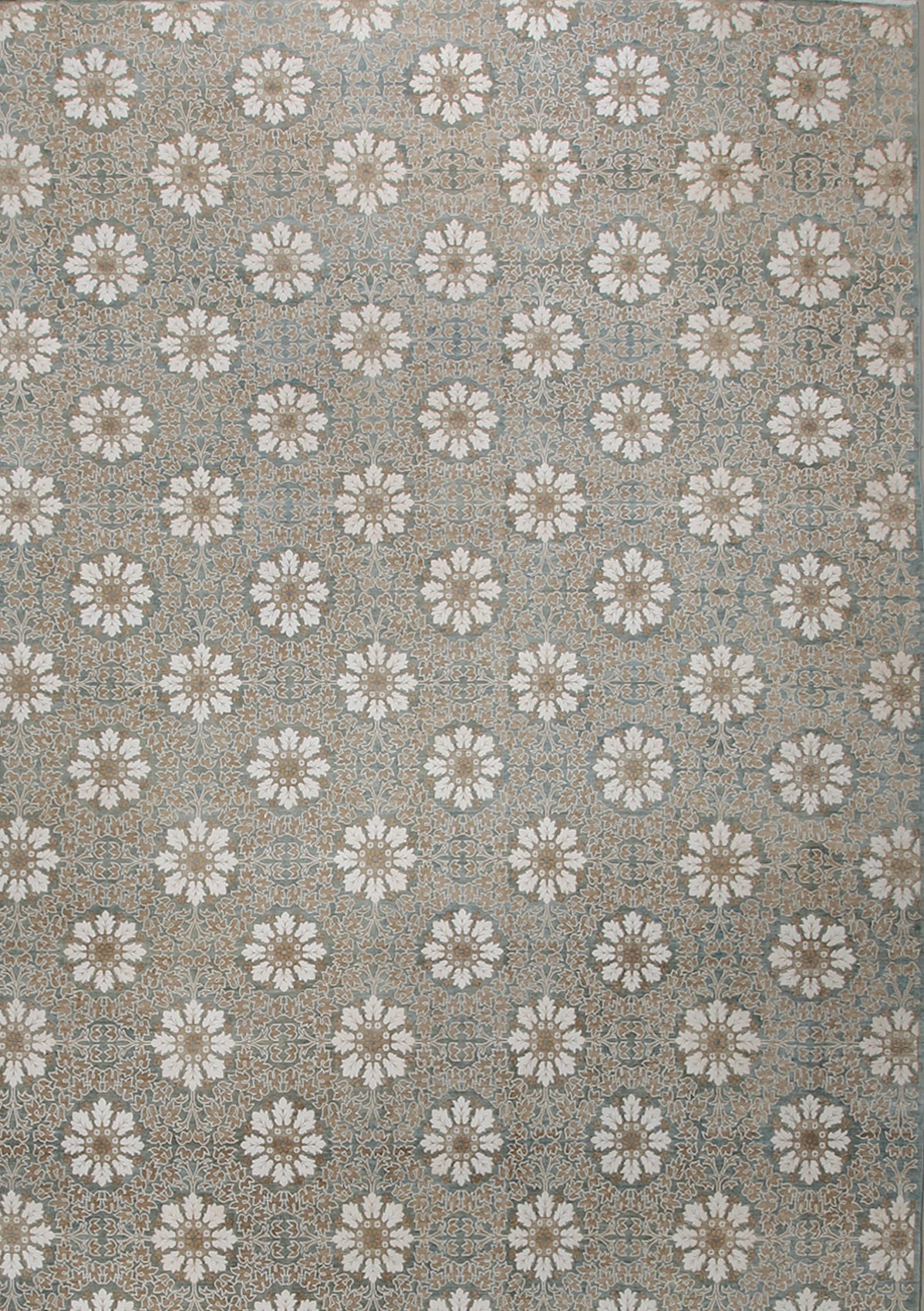 on the top right corner the same pattern looks very precise.