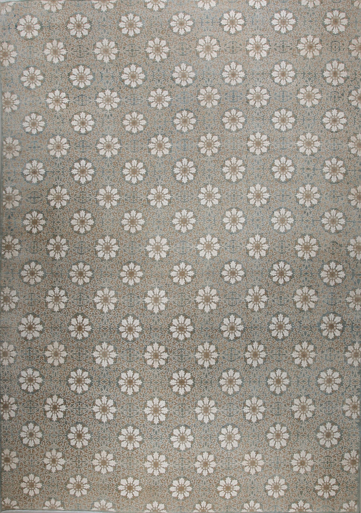 Light green rug with a Margaritas' flower pattern.