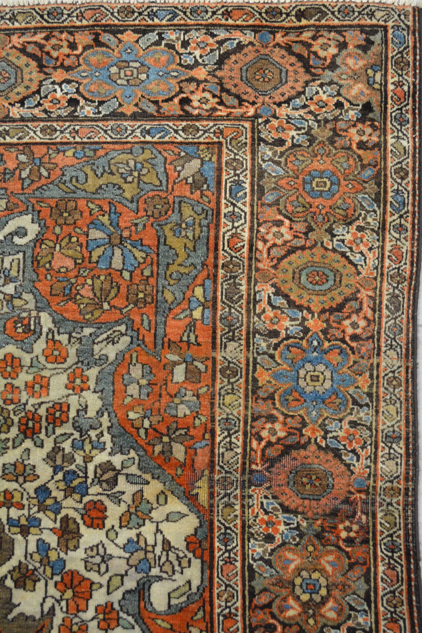 On the bottom left corner there are two thin frames holding inside a thicker one.