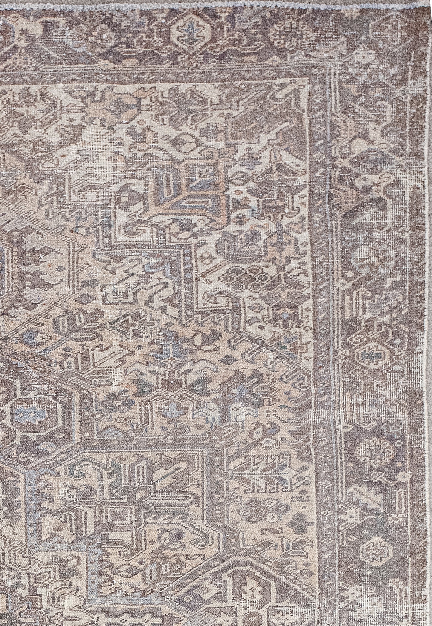 The perimeter shows a thick frame that has many hieroglyphs, after that there is a thin border that shows small rhombuses and polygons.
