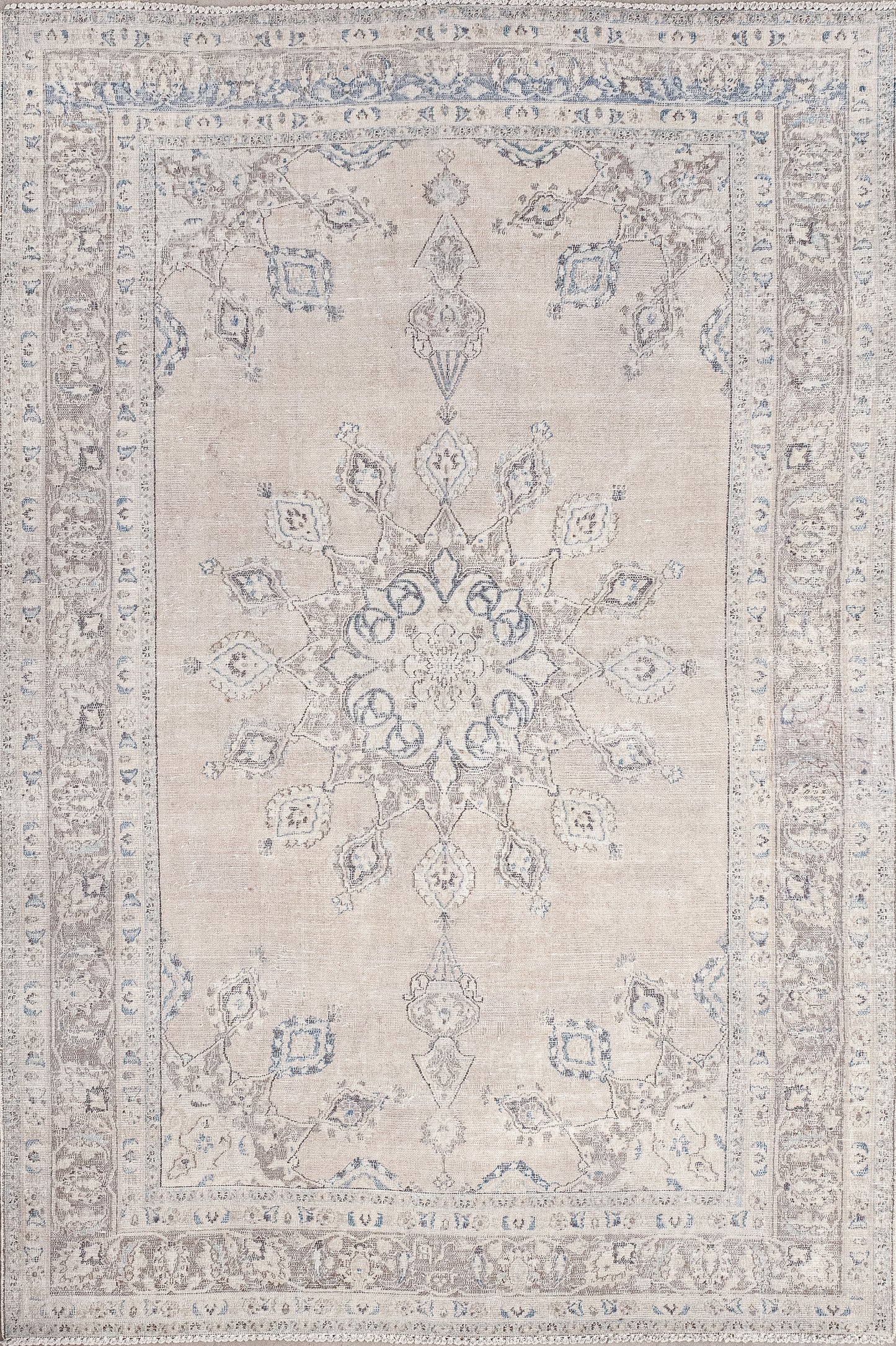 This decorative rug comes with an elegant and luxurious design. The color scheme has beige for the background, brown for the thickest frame and accents along with blue for the pattern.