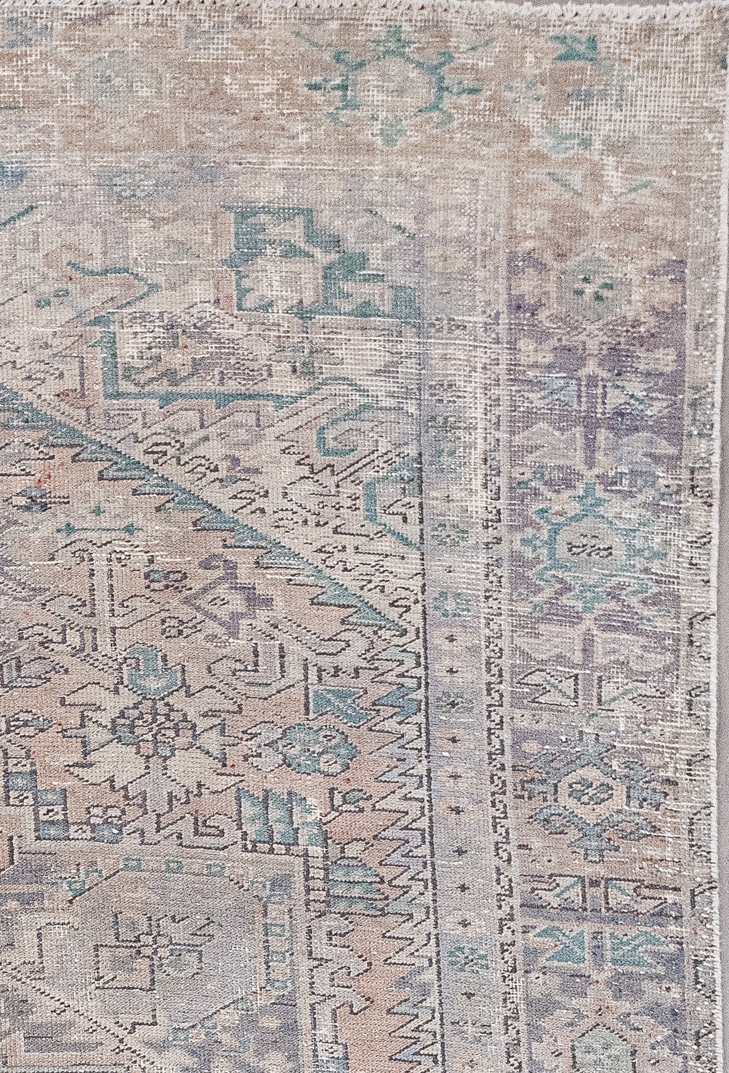 A pattern of flower heads is shown on the inner edge.