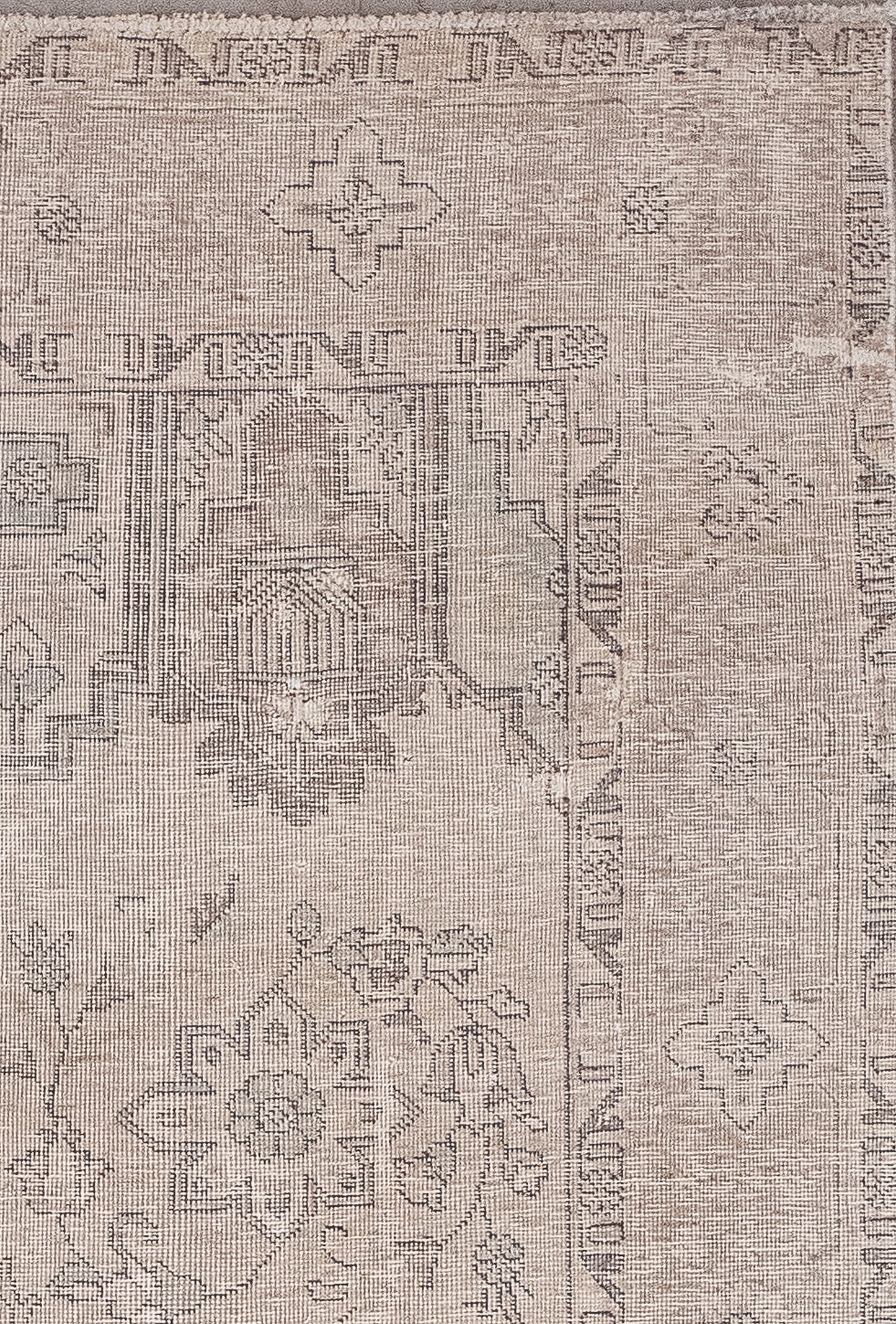The entire margin comes with two thin patterned borders that support a thicker one in the middle, and the patterns are geometric shapes, flower heads and clouds.