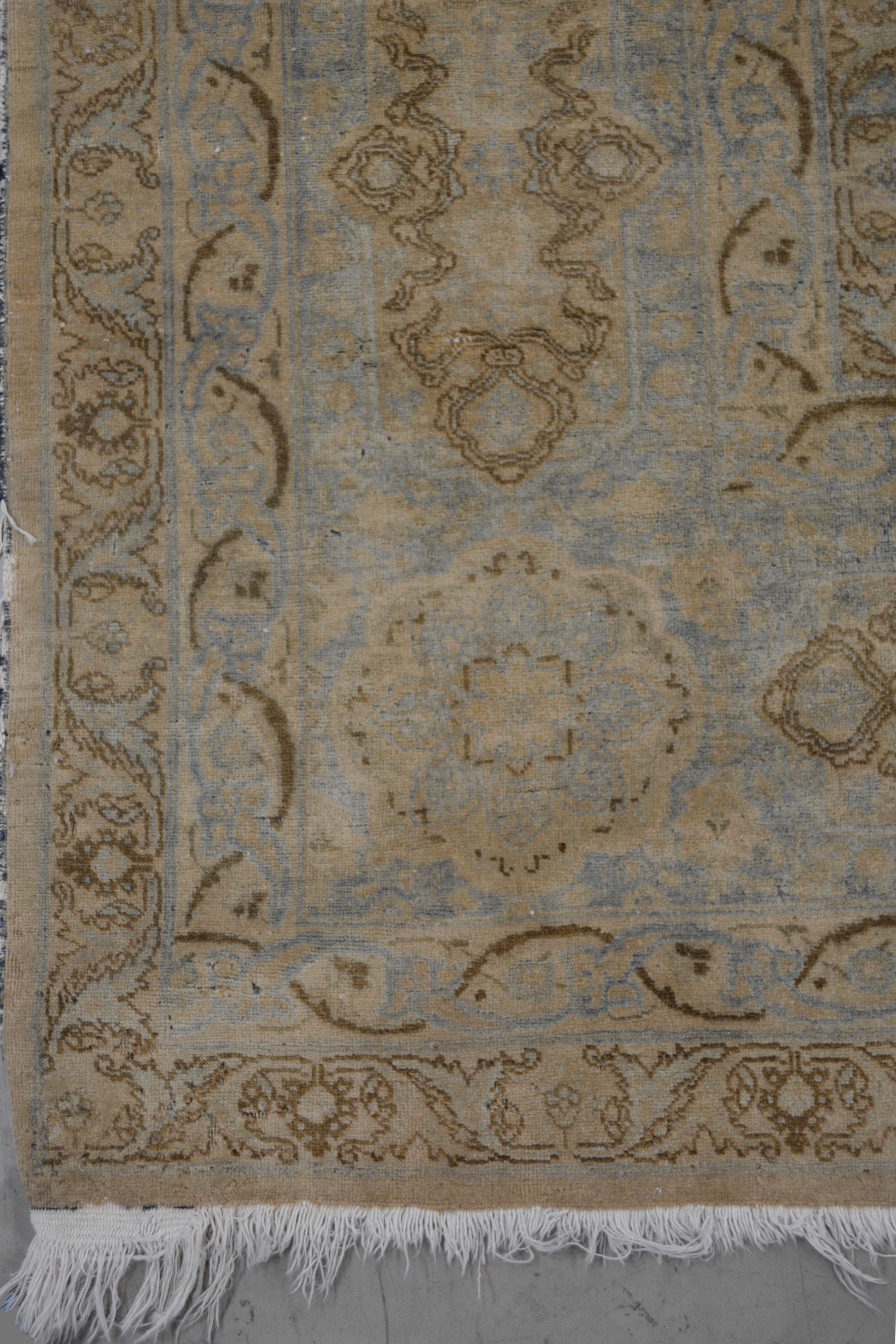 On the bottom left corner the distressed thin frame renders brown outlined ornaments.