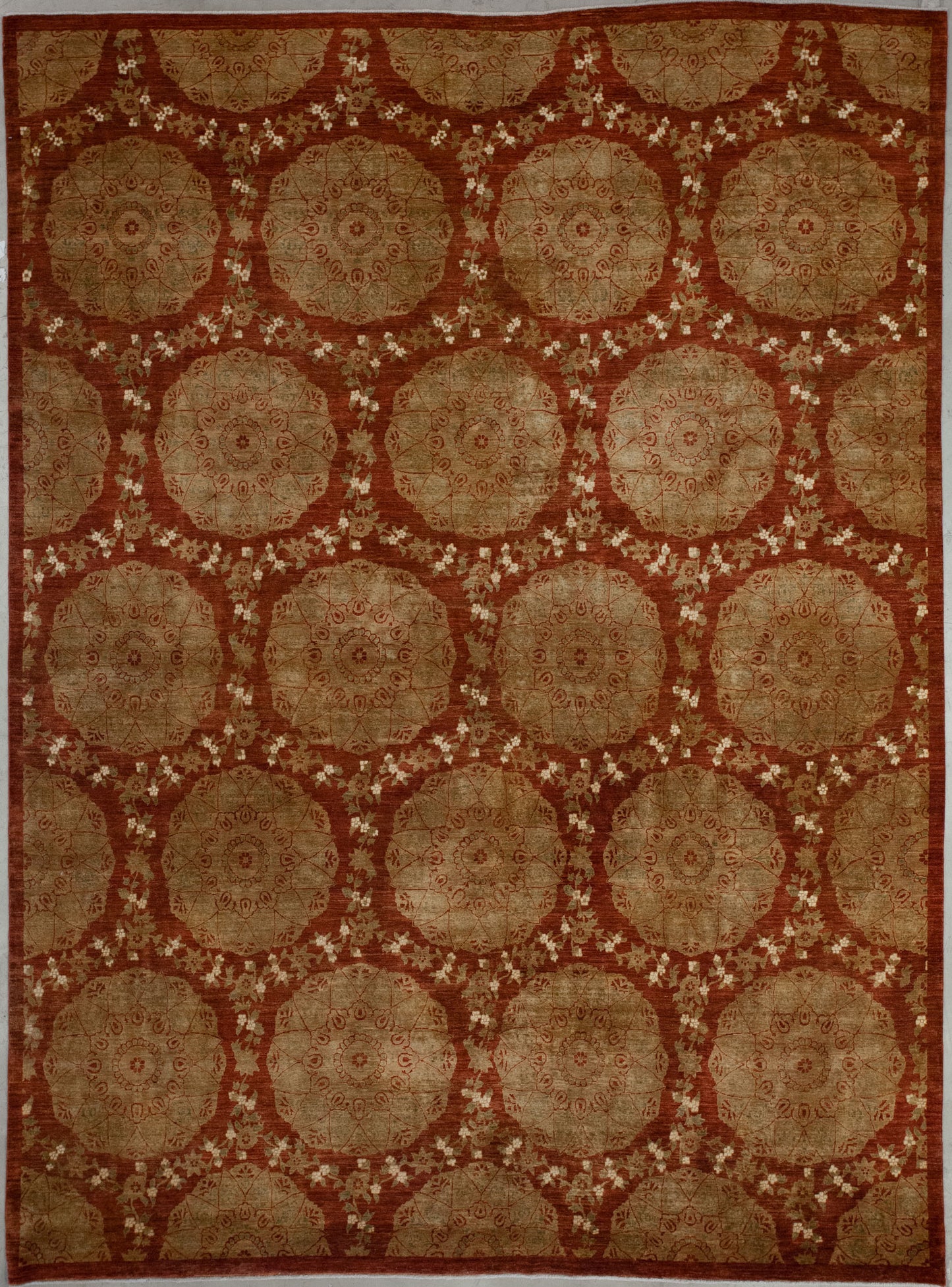 Quintessential rug comes with a lovely red background.