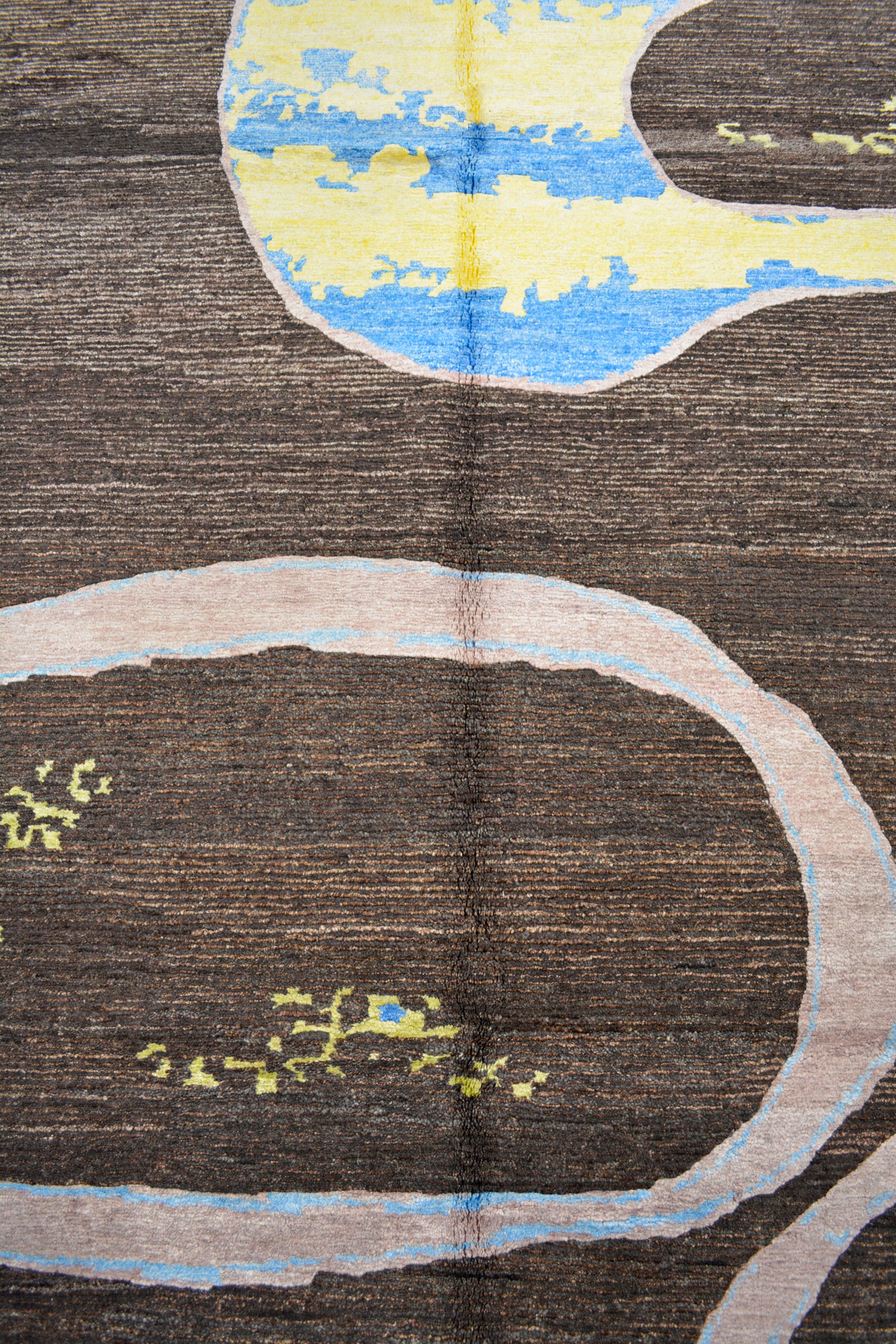 The center's close up renders a filled petal and an outlined one.