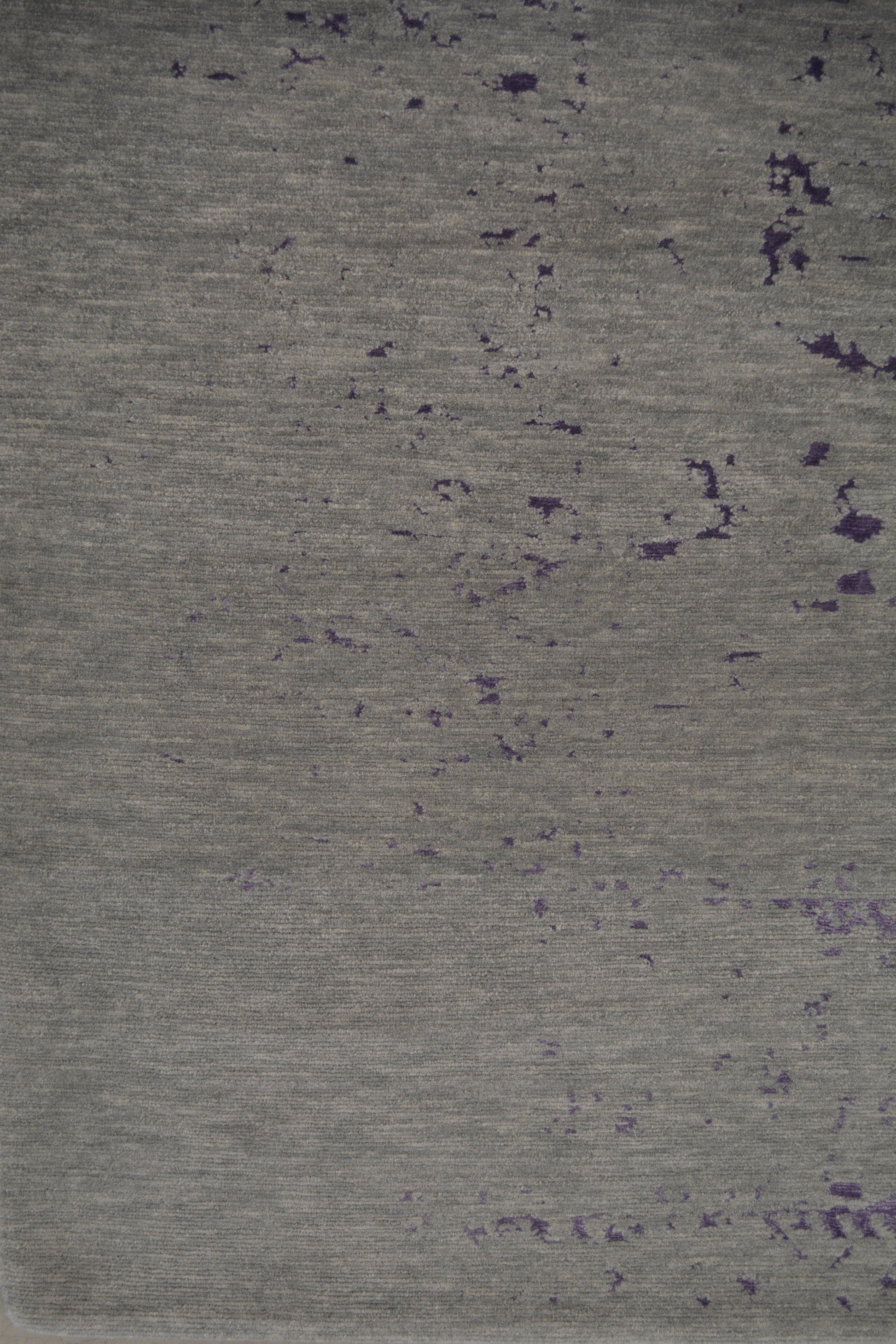 The bottom left corner shows no frame for this carpet.