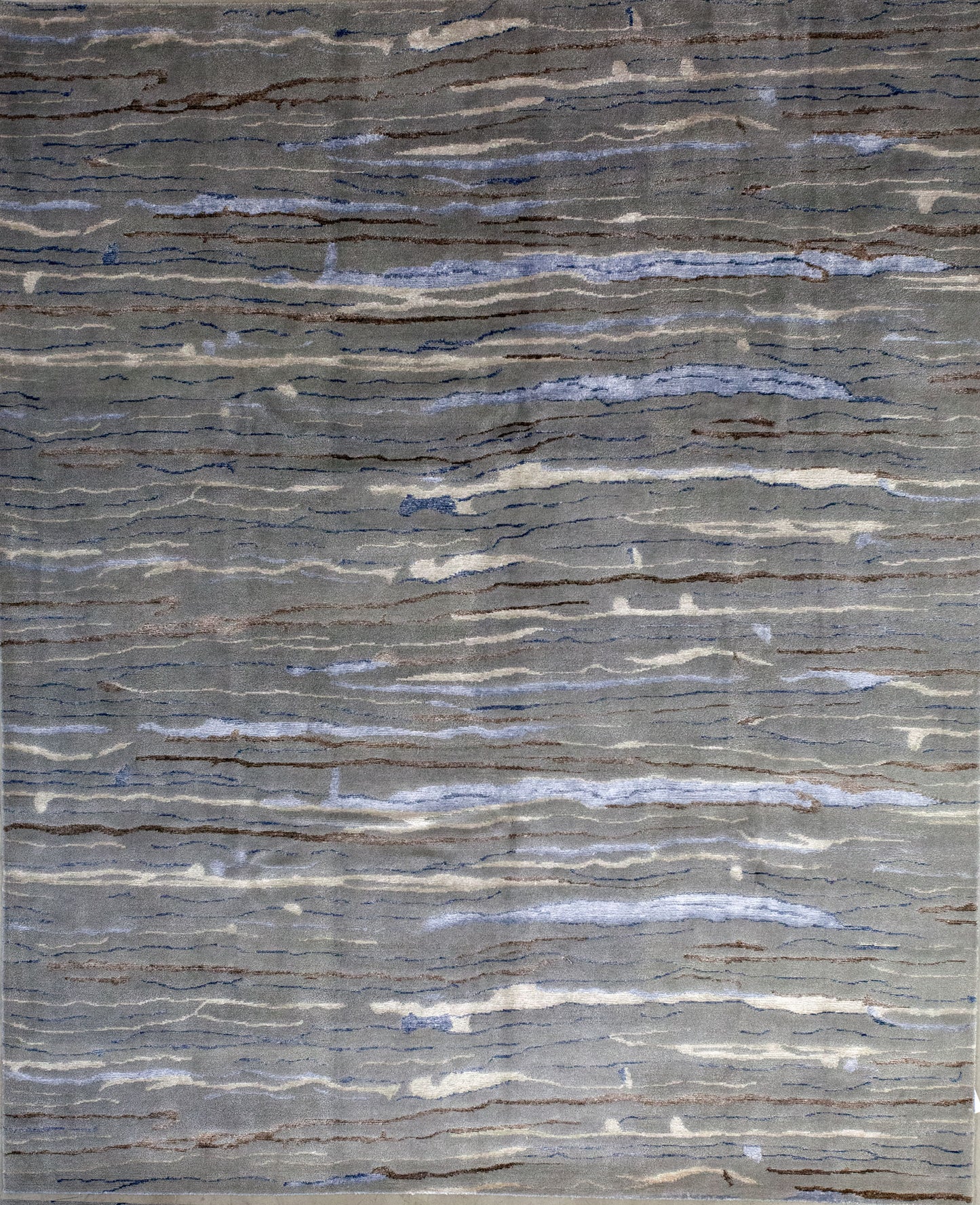 Classic rug comes with gray background and a beautiful design.