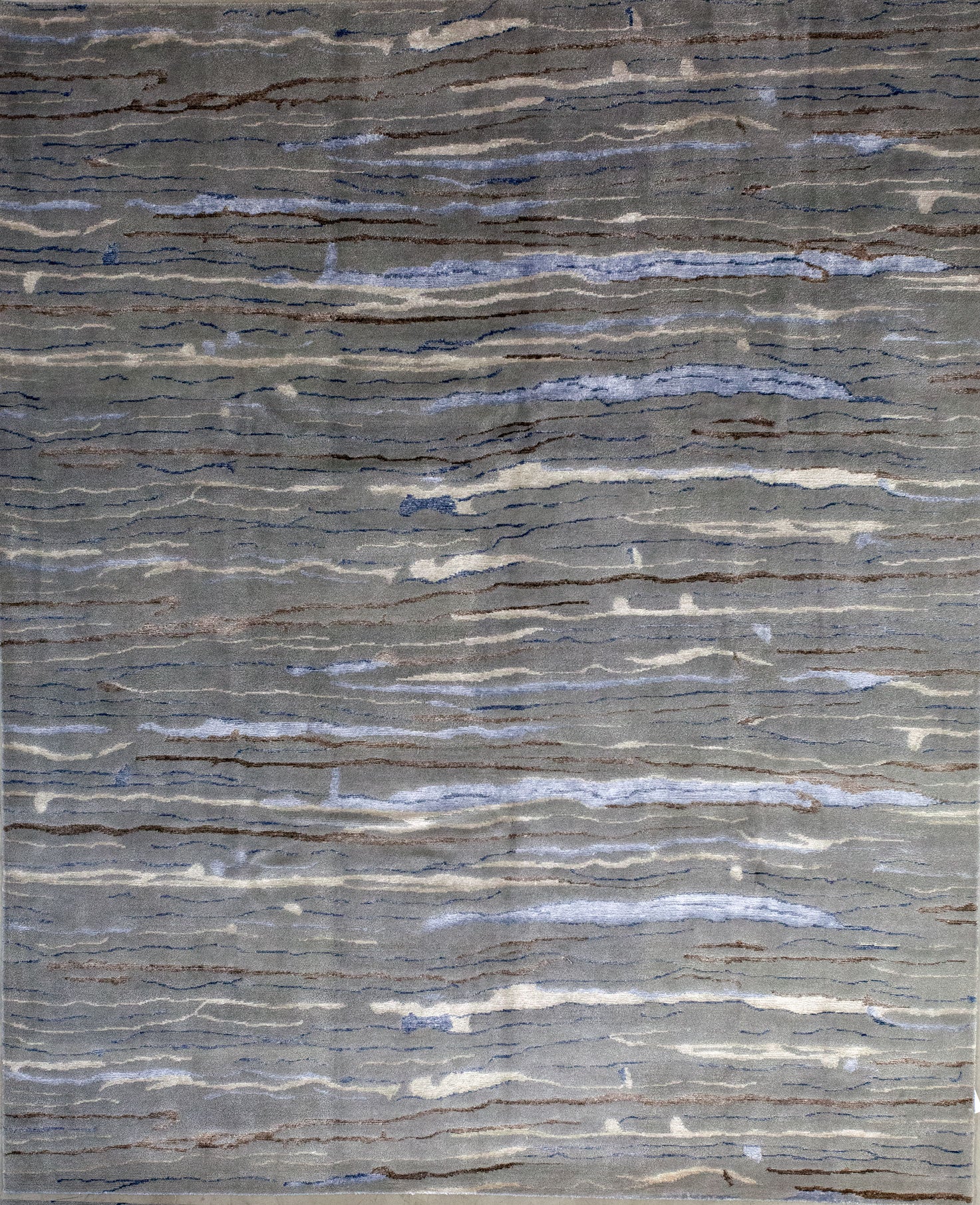 Classic rug comes with gray background and a beautiful design.