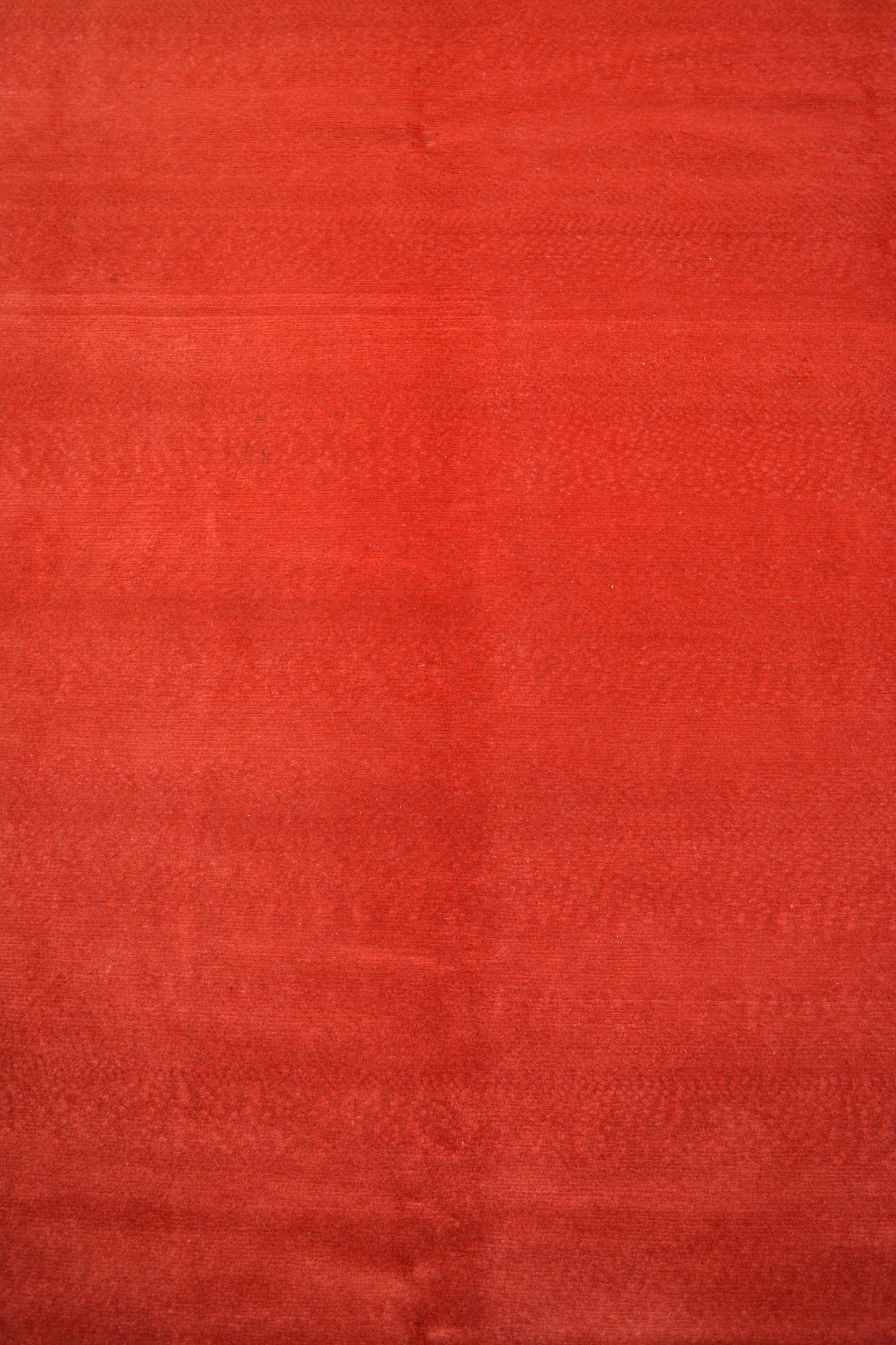 The center's close up renders red variations.