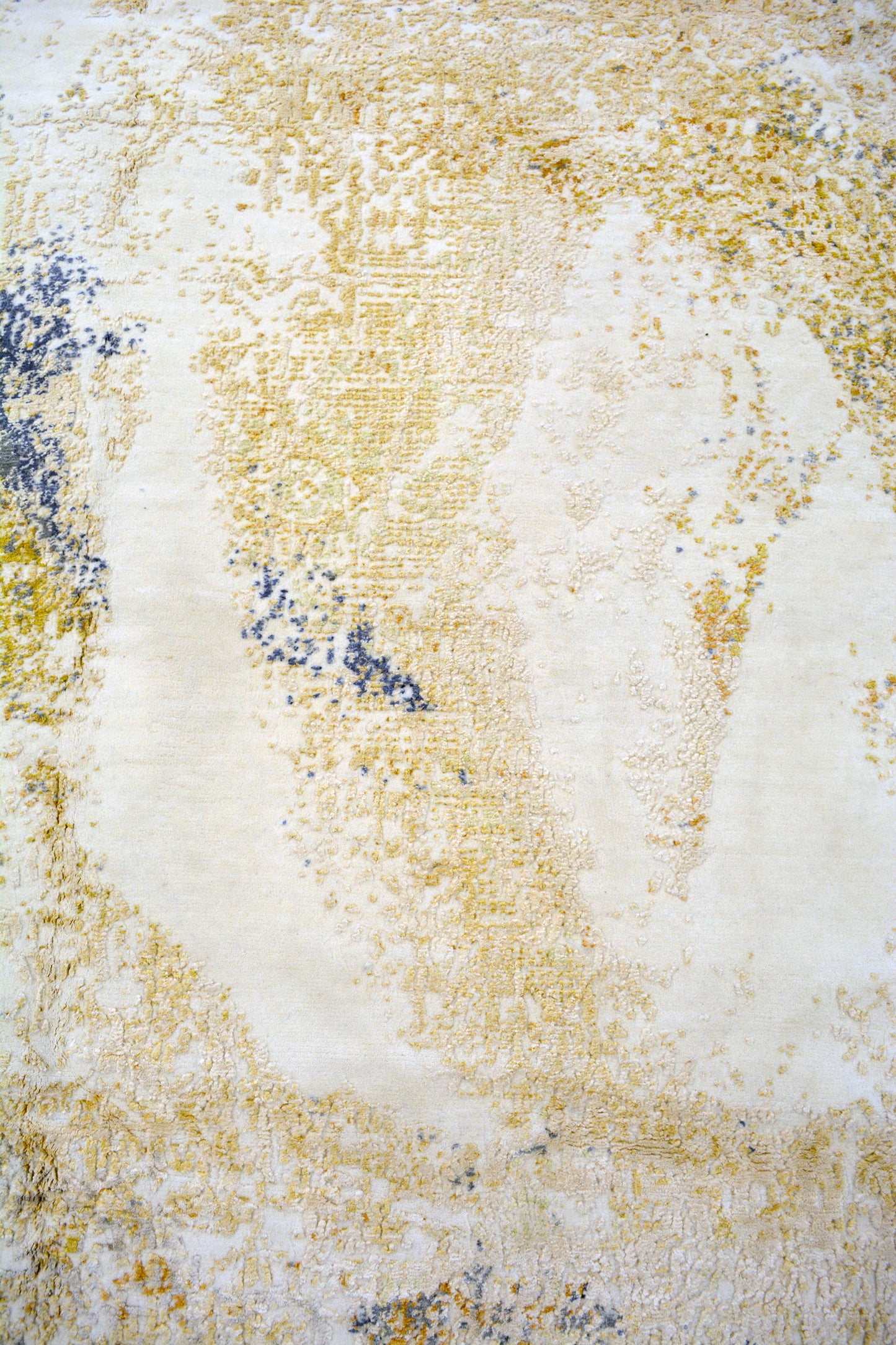 The center's close up renders a few blue accents and the mellow background.