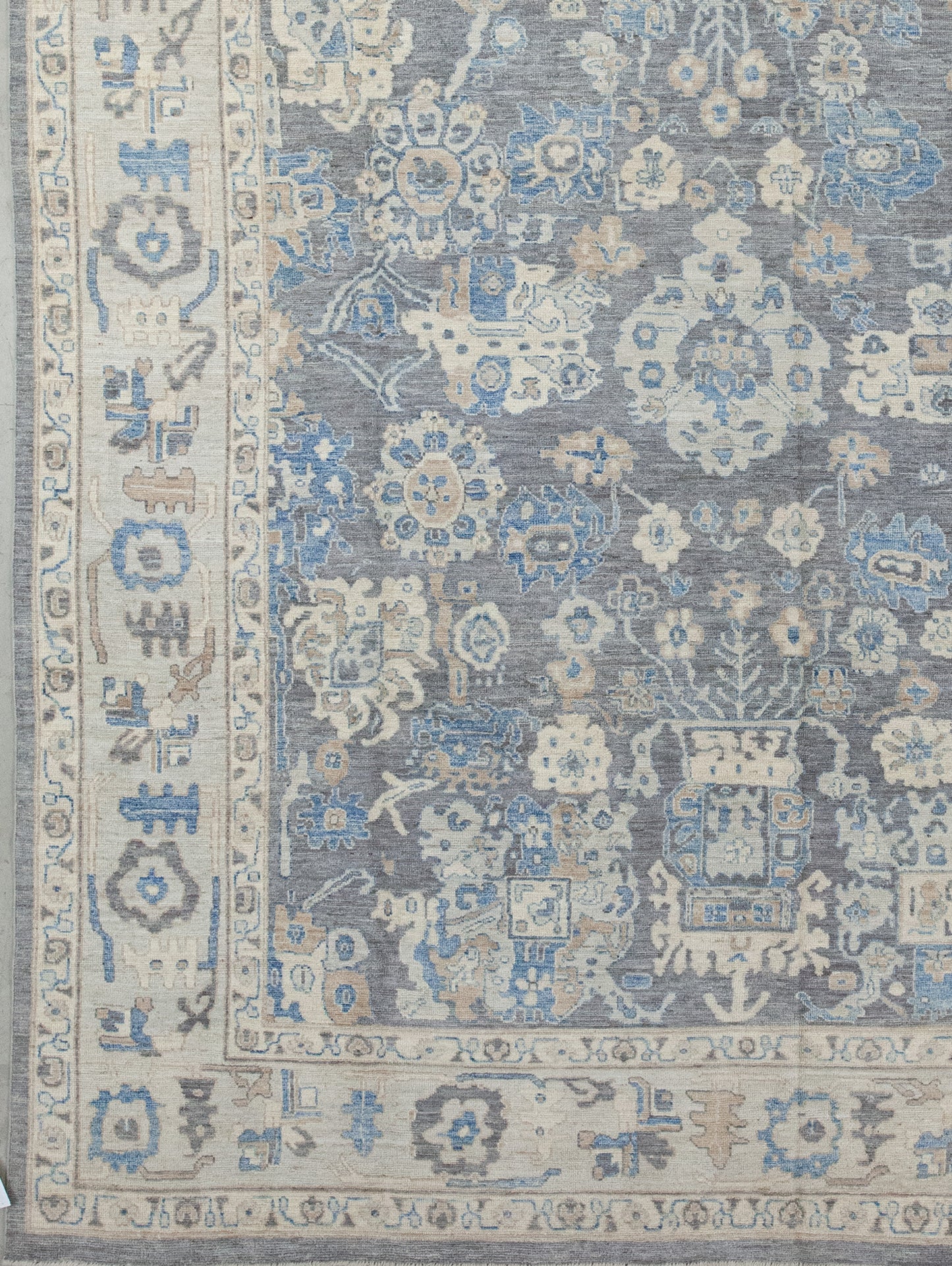 On the bottom left corner, there are two thin borders that hold a thick frame in between.