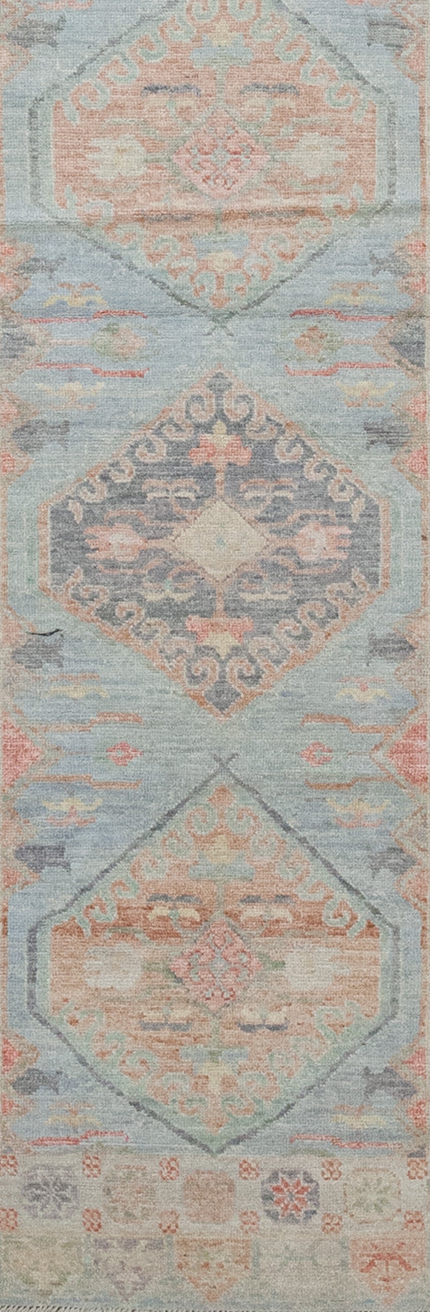 The contour is made by mandalas and tiny flowers.
