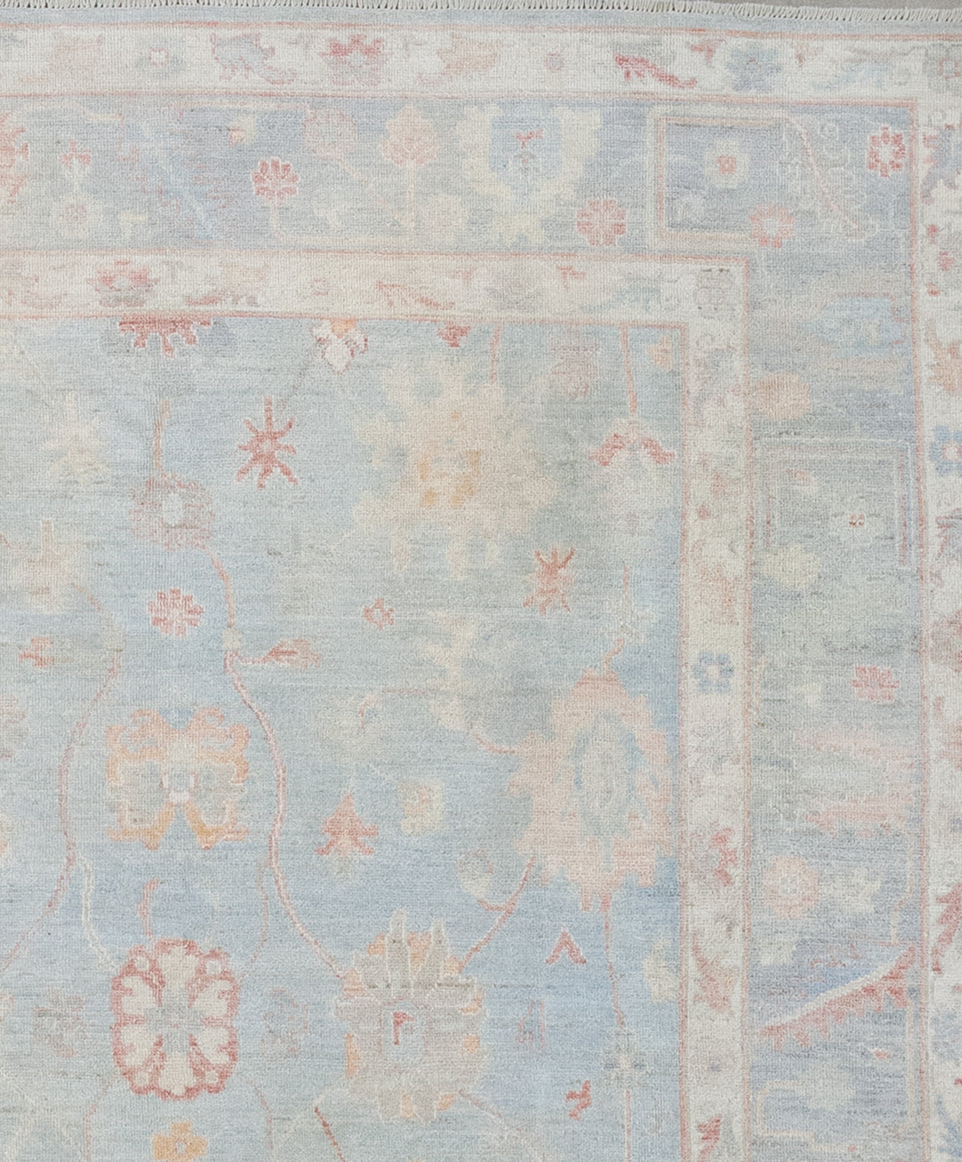 Additionally, the white borders feature small cracked willow leaves and flowers, while the blue frame displays pinnatifid leaves, slender branches, and flowers.