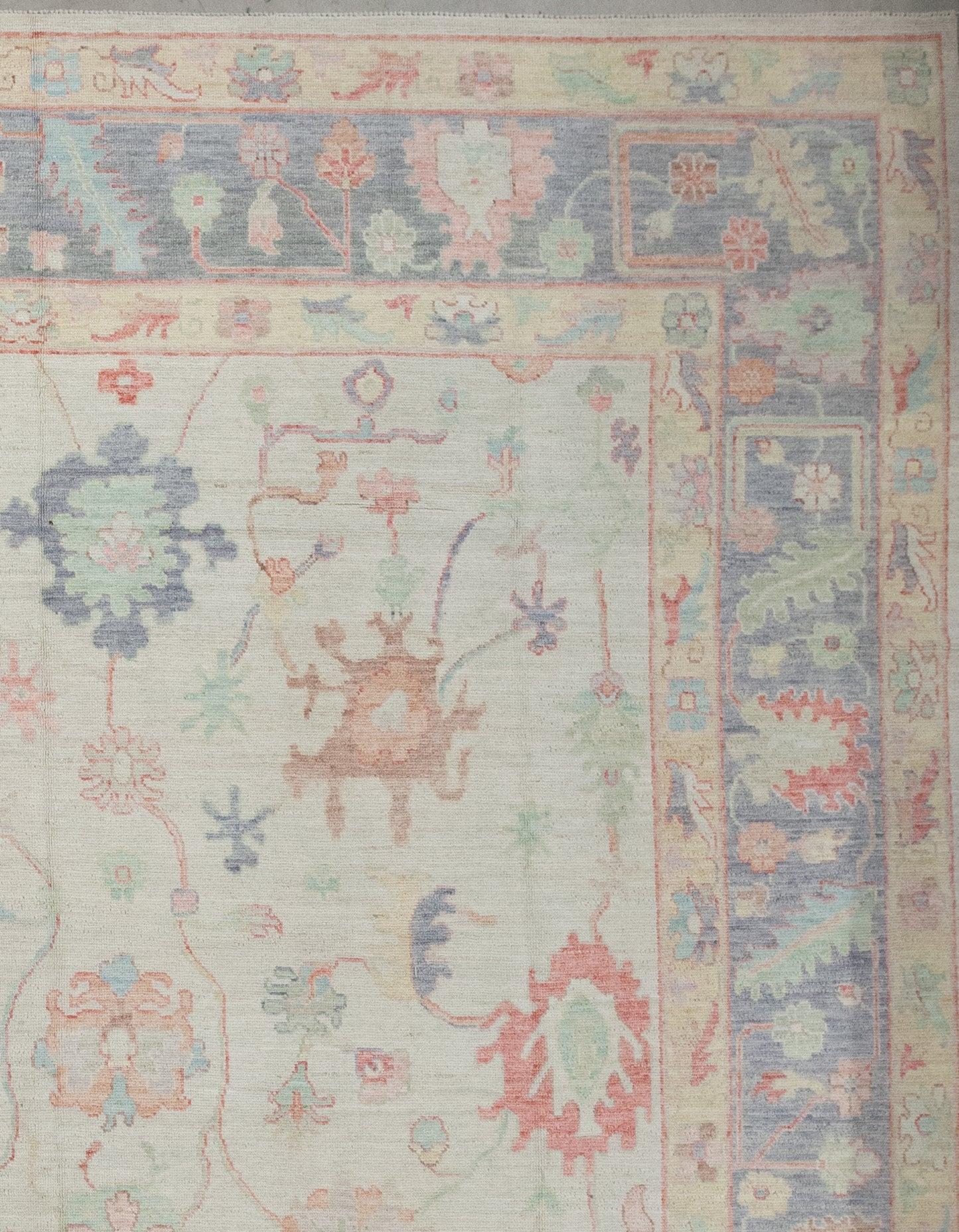 Additionally, the yellow borders feature colorful small leaves and flowers, while the blue frame displays large pinnatifid leaves, slender branches, and flowers.