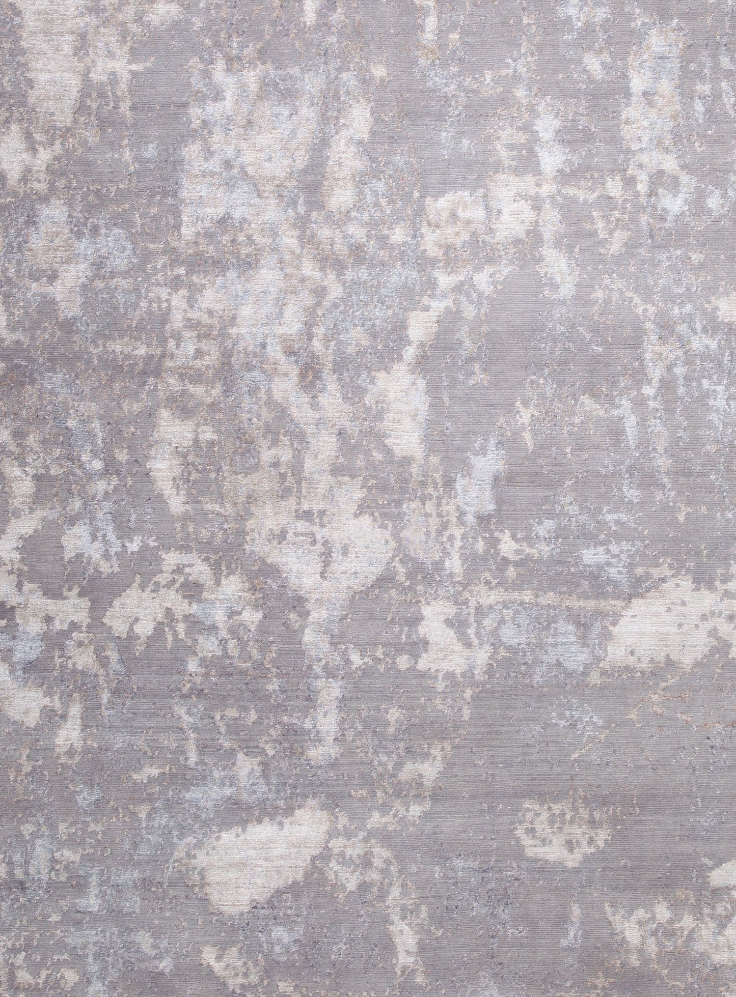 the close up of the center of the rug shows the contrast of the colors.