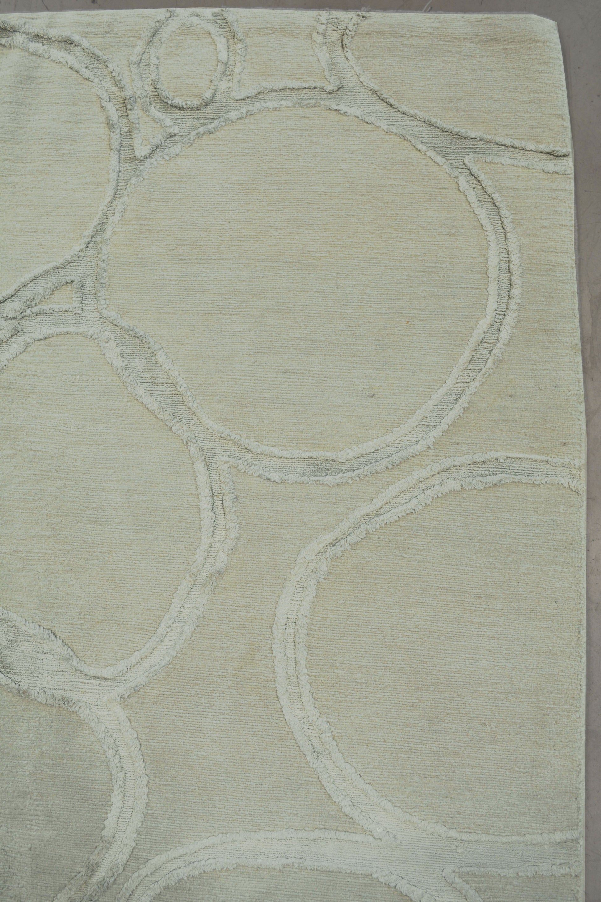 On the top right corner the bubbles display in different sizes.