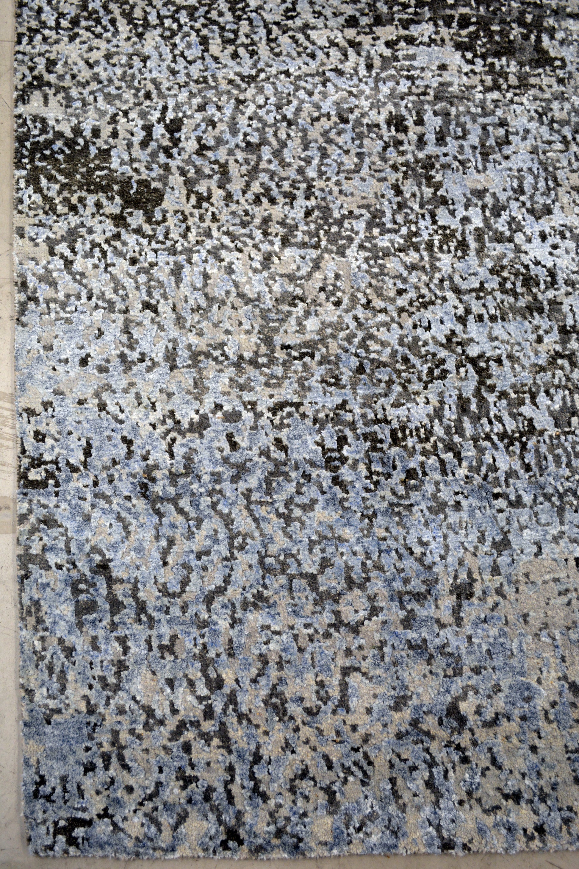 The bottom left corner renders vivid colors creating a pretty contrast.