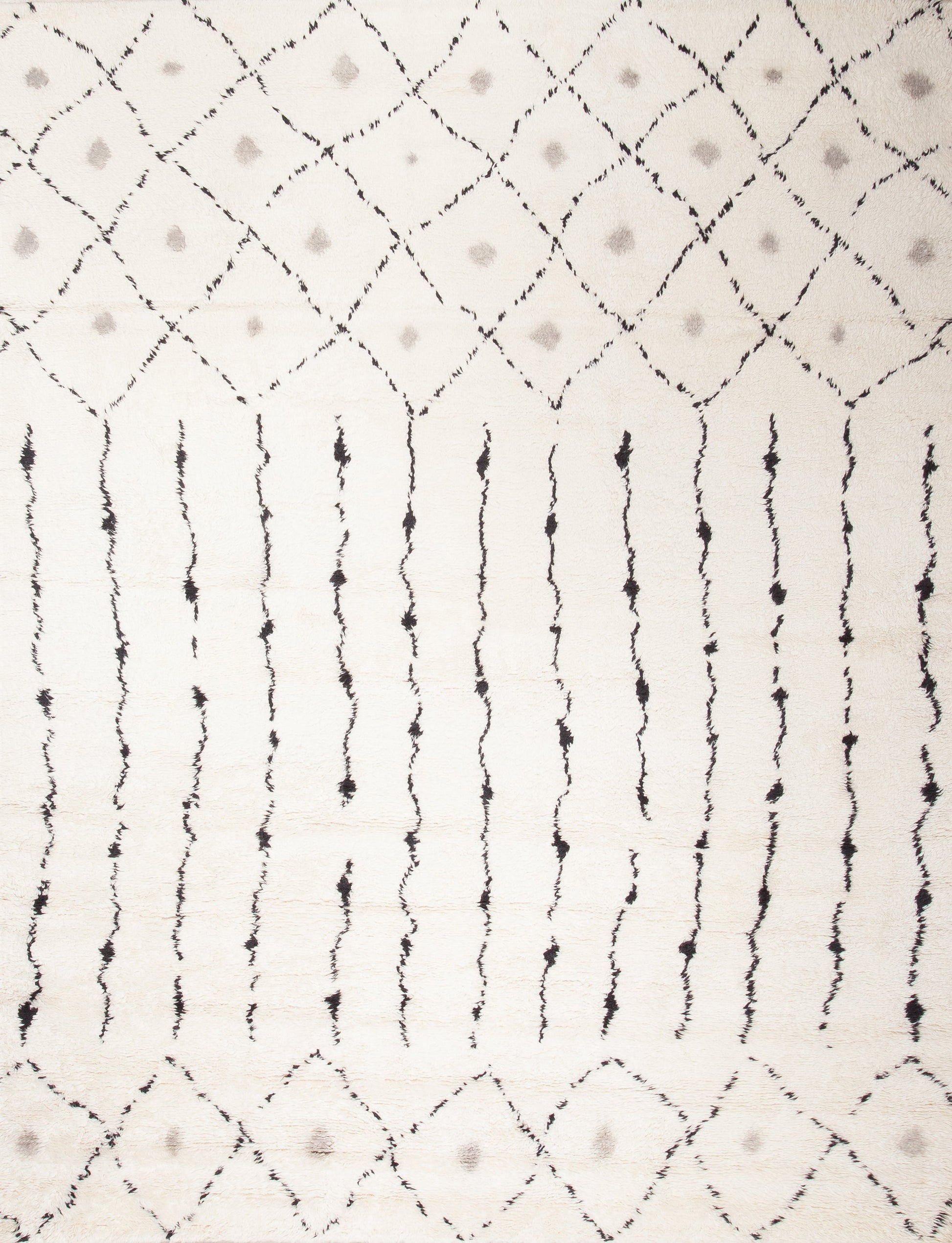 This serene rug comes with an elegant diamond pattern which is a nice option for the bedroom. This modern beige carpet has a black outline tribal design.