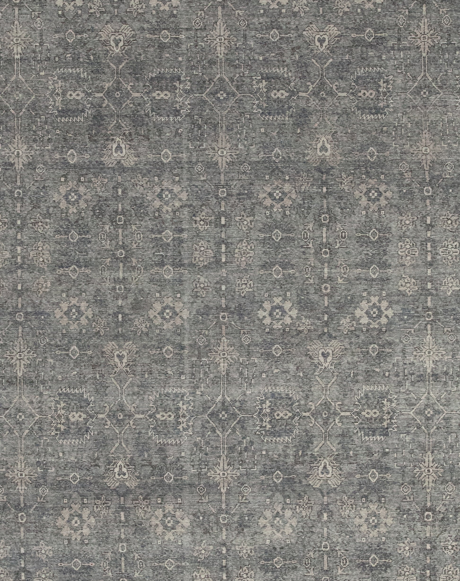 The center's close-up shows the beige pattern well distributed over the gray background.