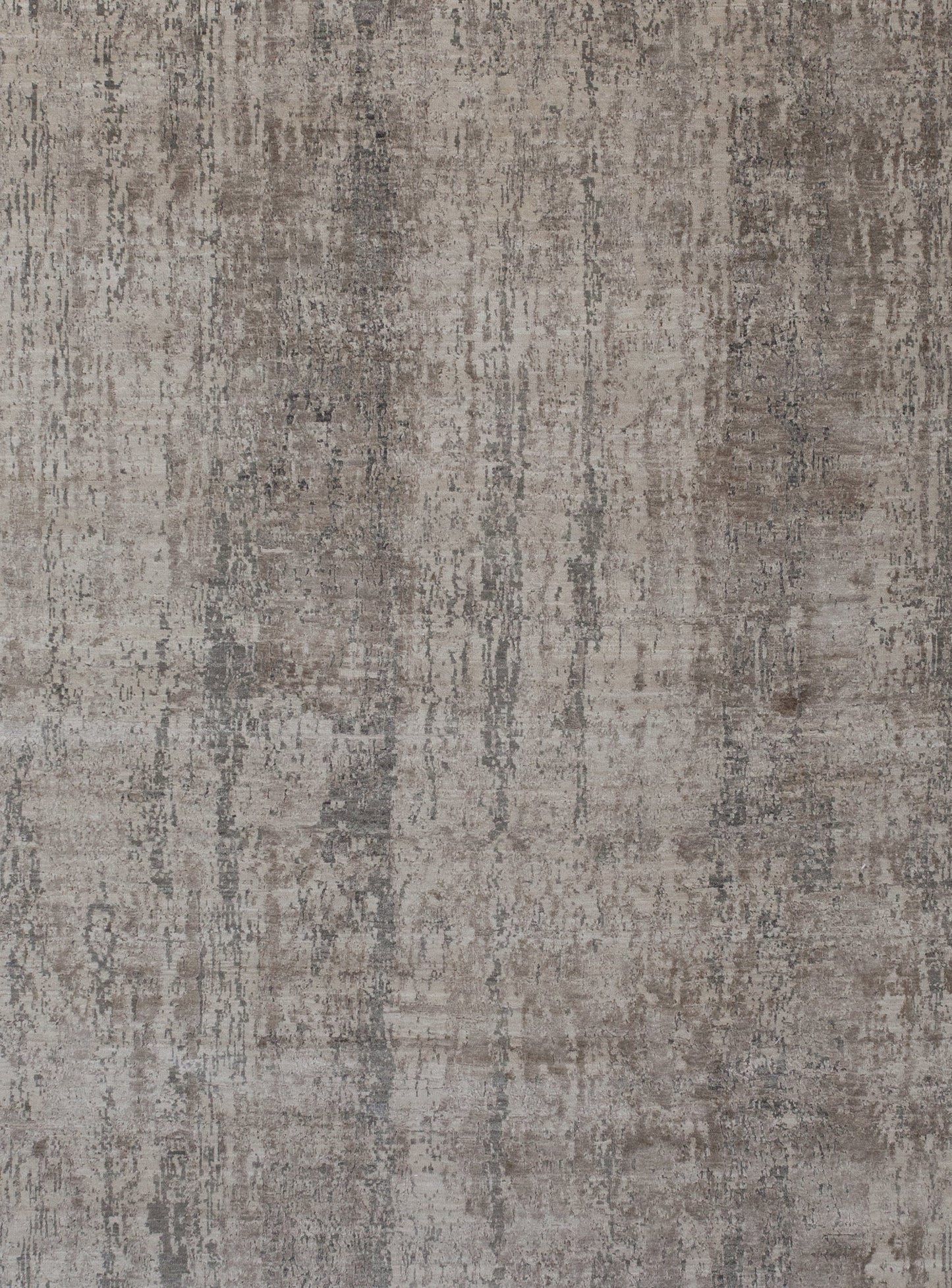 The center's close-up displays how well knotted this rug is.