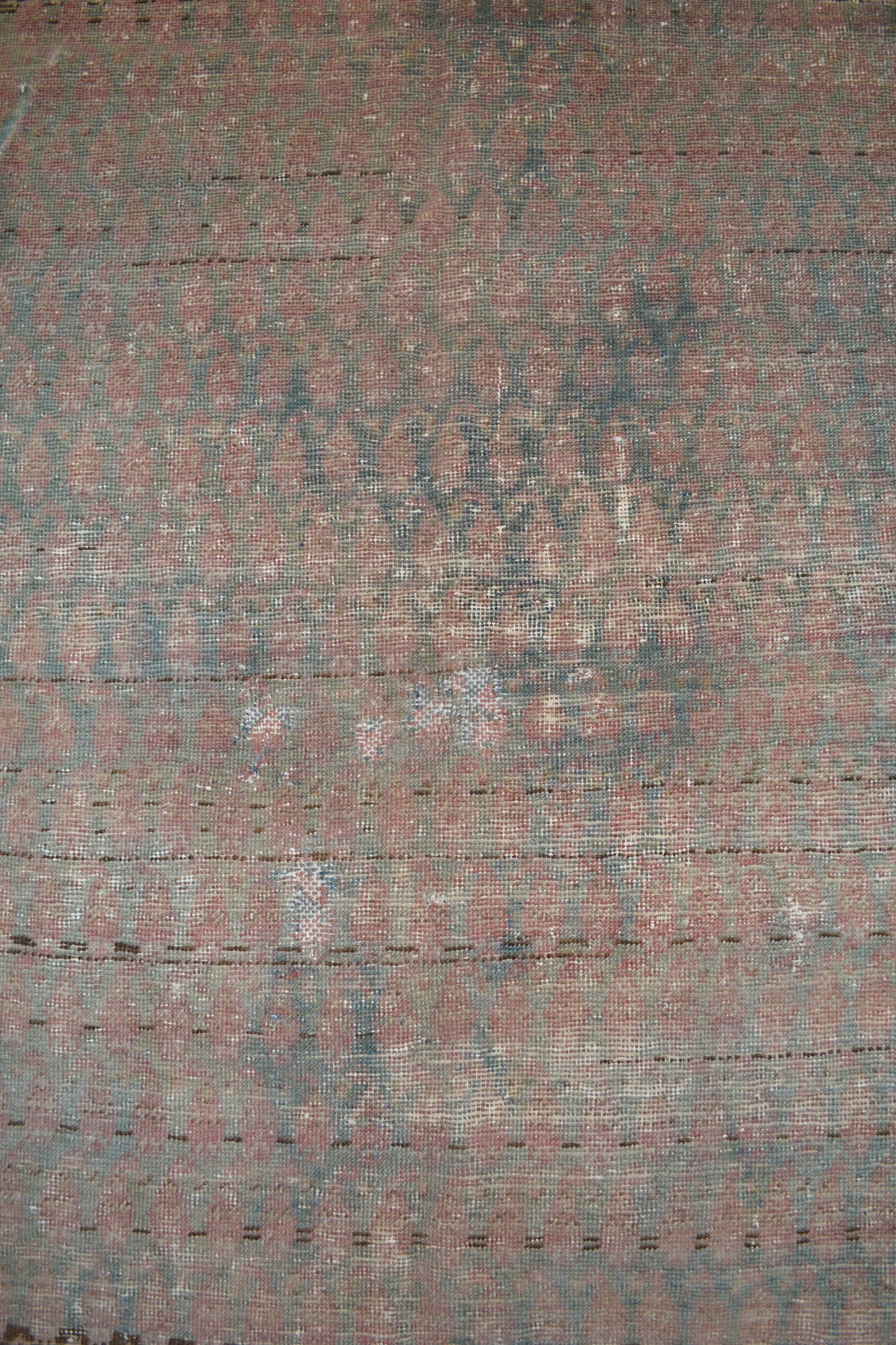 The close up of the center shows a flamingo shape pattern in dark pink.