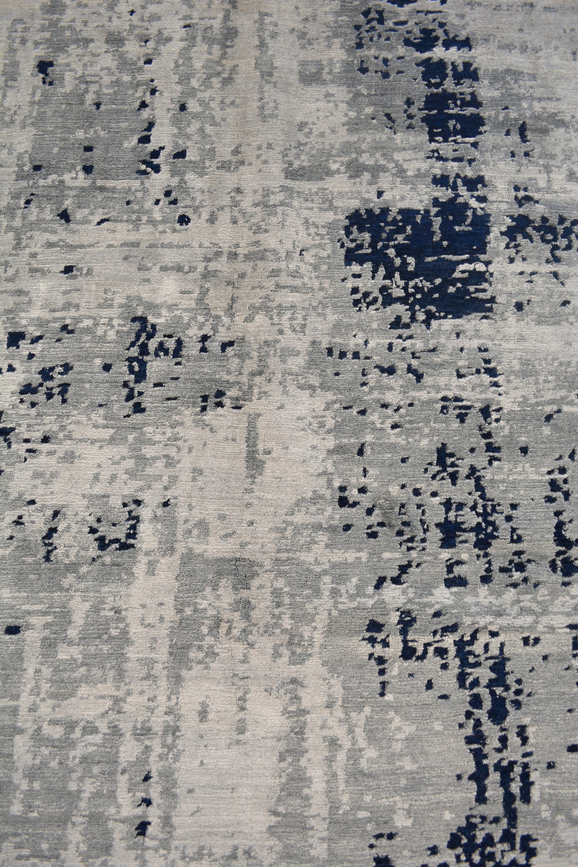 The center's close-up shows the great texture of the finish of this rug.