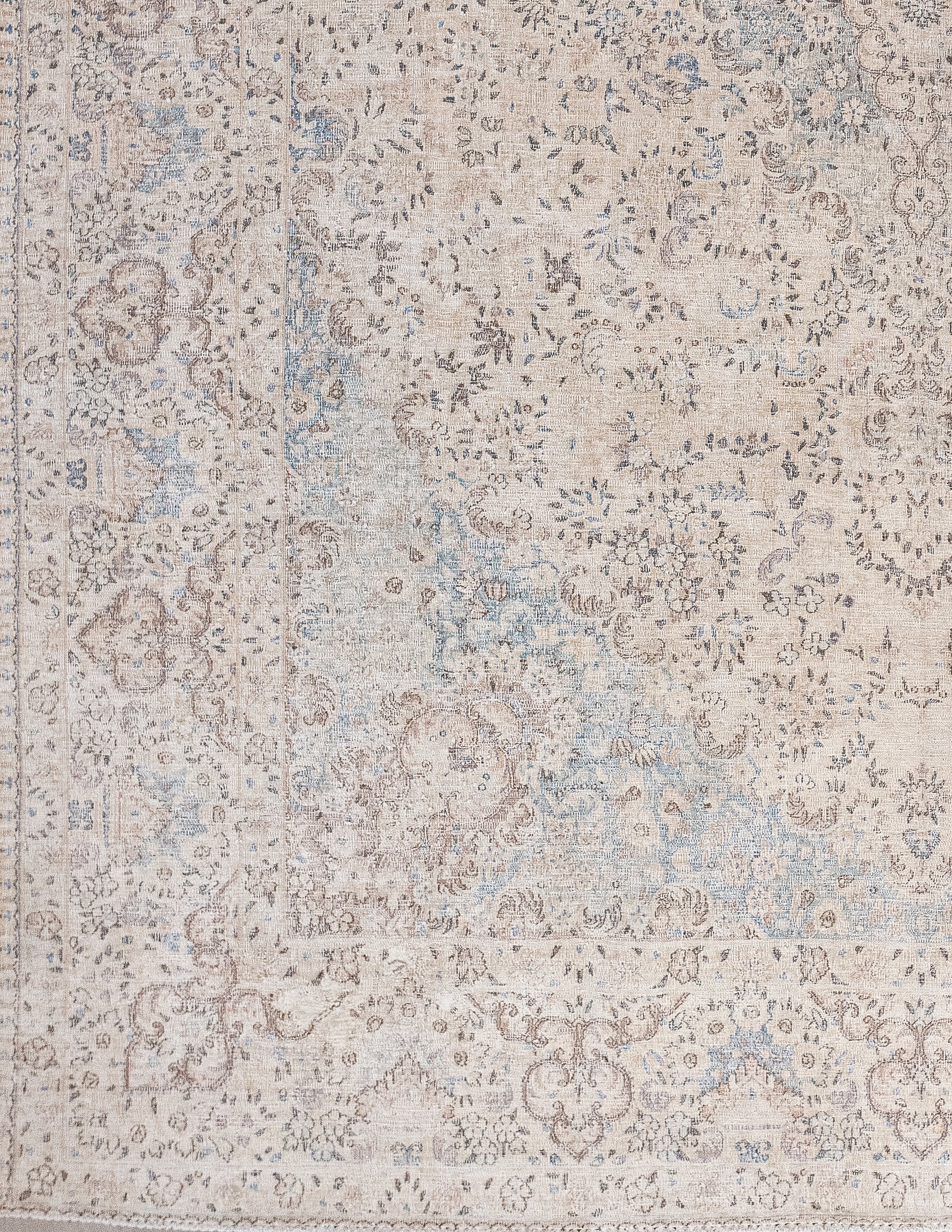 From the bottom corner to the entire margin, there are two thin borders that support a thick frame in the middle, and it comes with ace of spades shapes formed by embellishments.
