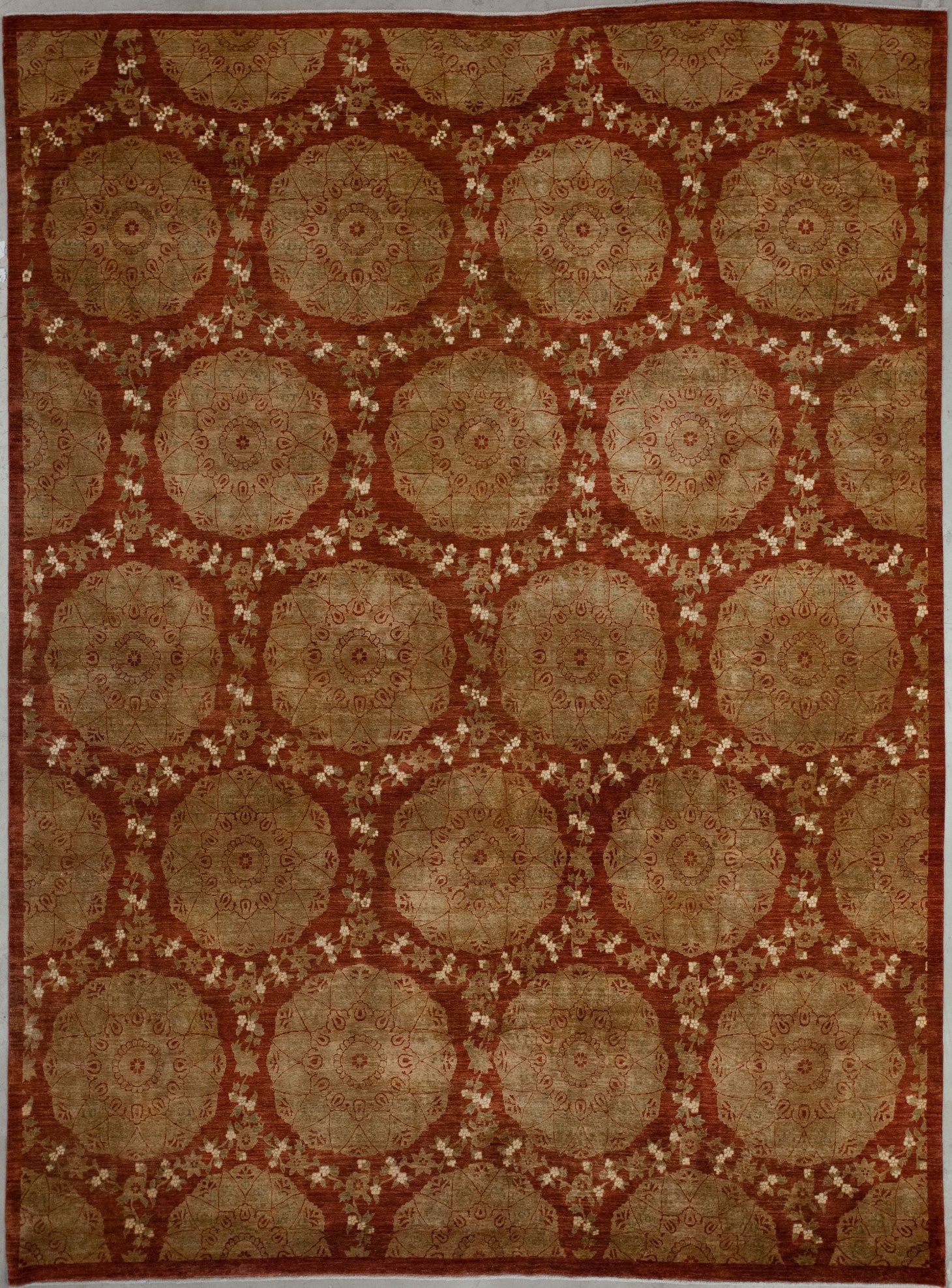 Quintessential rug comes with a lovely red background. 
