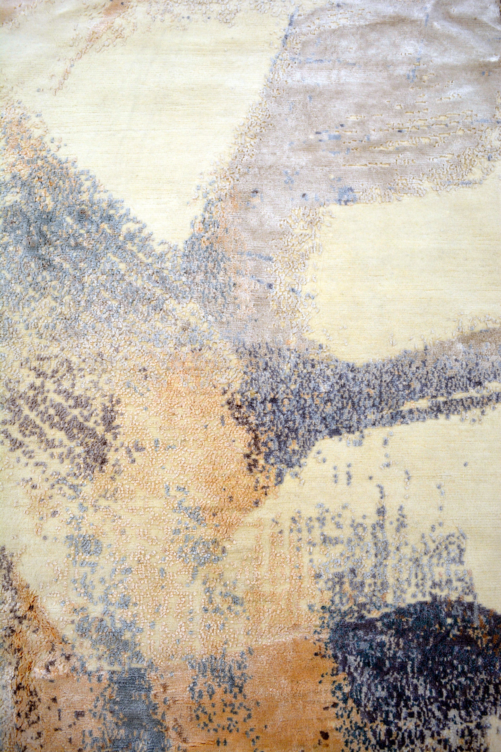 The center's close-up renders the brush strokes in different colors and chaotically.