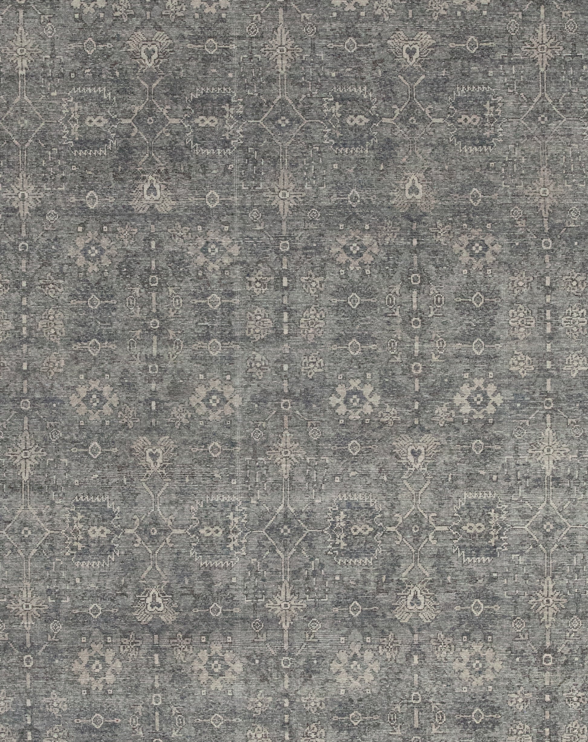 The center's close-up shows the beige pattern well distributed over the gray background.